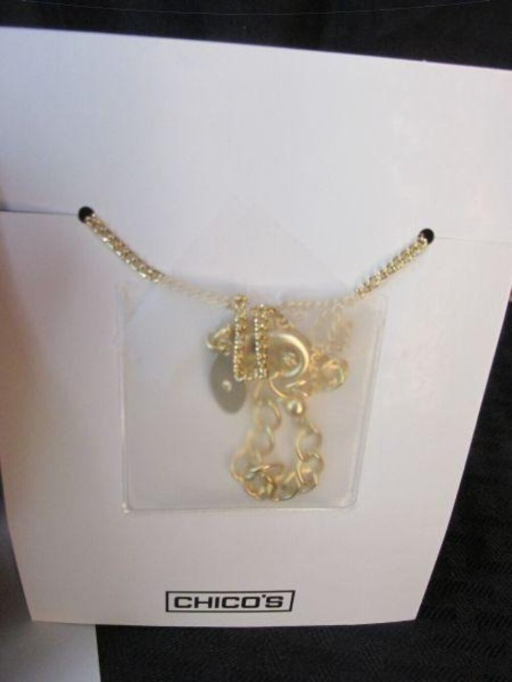 Chicos Faux Pearl Pendant Gold Tone Chain Gift Card Bag New 16" Necklace Gift - Picture 6 of 9